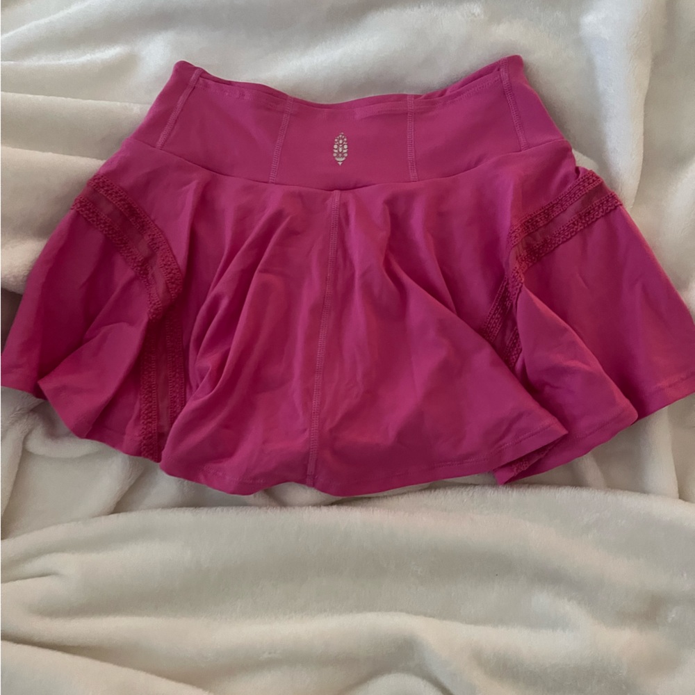 FREE PEOPLE MOVEMENT. “pleats and thankyou” shorts!!!